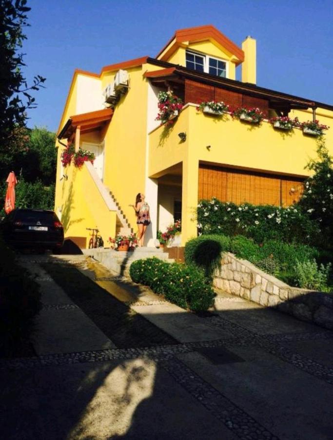 Apartment Nekic 3 Cres